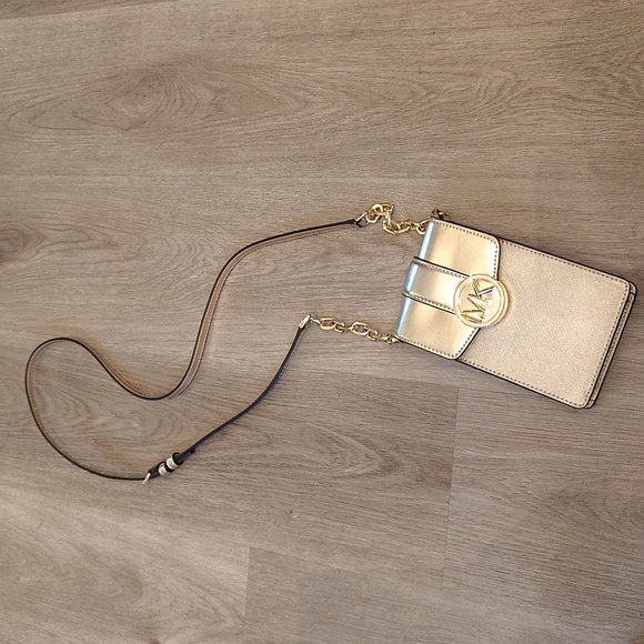 LIKE🆕MK: Michael Kors On-the-Go Mini Crossbody Bag Gold - Picture 6 of 13